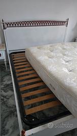 Letto completoncon materasso e doghe di legno 