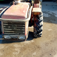 Trattore completo di attrezzature