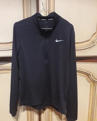 maglia termica nike running small