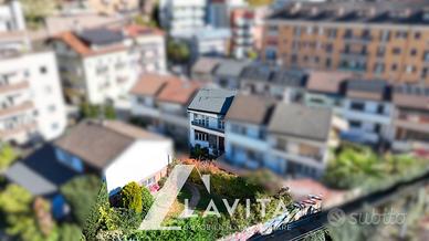 Casa a schiera con balcone a Bolzano