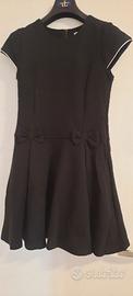 Vestito nero con fiocchi
