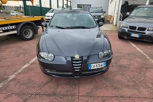 Alfa Romeo 147 1.6i 16V Twin Spark cat 5p. Distinc