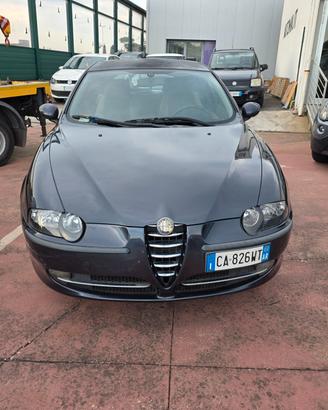 Alfa Romeo 147 1.6i 16V Twin Spark cat 5p. Distinc