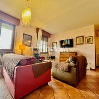 AMPIO TRILOCALE VICINO AL LAGO