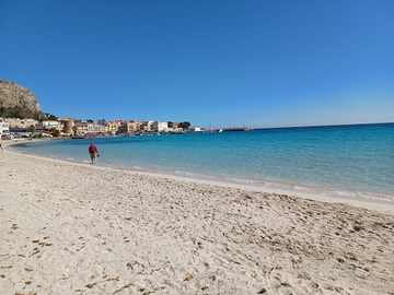 Appartamento Mondello a pochi passi dalla piazza