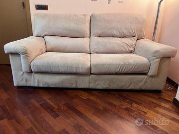 Divano e puff di Poltrone e Sofà