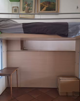 Letto a castello con scala a cubi e cassapanca