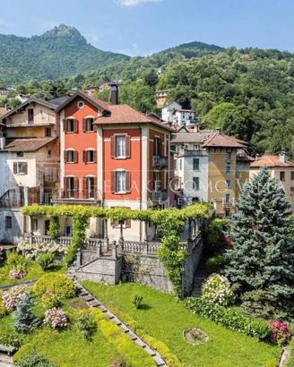Villa di 315 m² con più di 5 locali e box auto a S