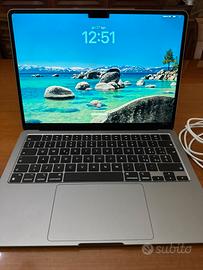 MacBook Air M2 13,6” – 8GB RAM / 512GB SSD