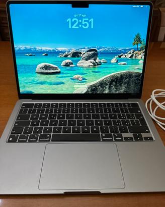 MacBook Air M2 13,6” – 8GB RAM / 512GB SSD
