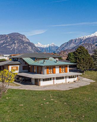 AMPIA VILLA INDIPENDENTE CON SCOPERTO PIANTUMAT...