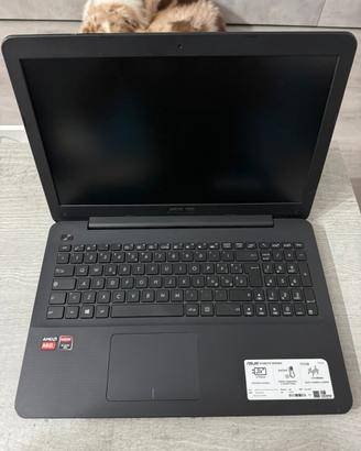 PC portatile AMD Radeon R5 - 8GB RAM