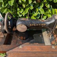 Macchina per cucire "Stucchi" antica
