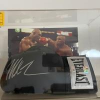 Guantone  autografato Mike Tuson