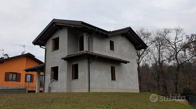 Immobile in asta di 258 m² con 3 locali e box auto