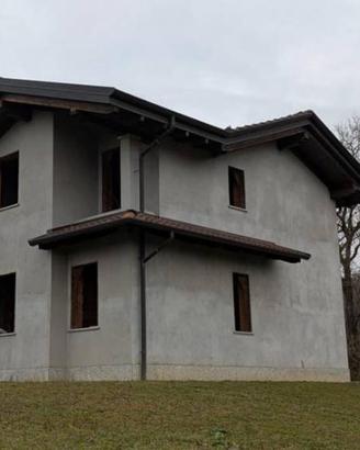 Immobile in asta di 258 m² con 3 locali e box auto
