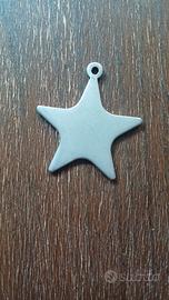 Ciondolo a stella in metallo satinato