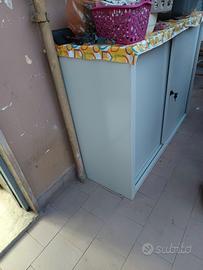 mobile in metallo 