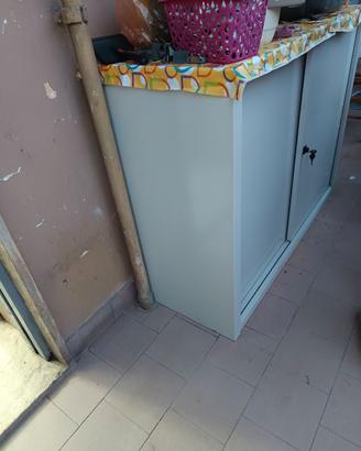 mobile in metallo 