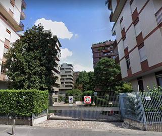 Box / Garage di 12 m² a Milano