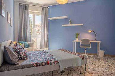 Stanza in appartamento di 80 m² a Milano