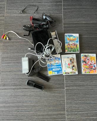 Nintendo Wii completa con joystick e giochi