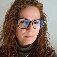 Operaia , commessa, pulizie