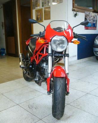Ducati Monster 695