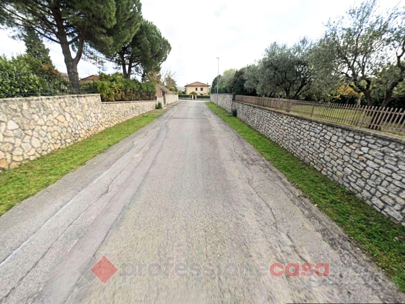 House, 600 m²