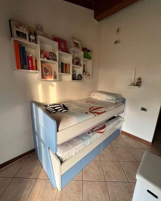 Letto doppio estraibile salvaspazio con scrivania
