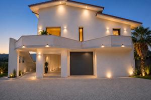 Villa di 330 mq a 4 km dal mare. valutata 260.000