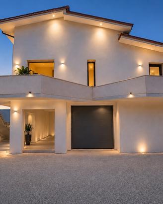 Villa di 330 mq a 4 km dal mare. valutata 260.000