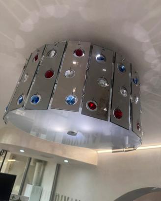 Lampadario con specchi e pietre di cristallo
