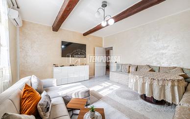 Trilocale ristrutturato in zona centrale