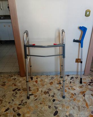 Set deambulatore e stampella ortopedica
