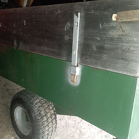 Carrello con gancio per trattore