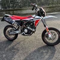 FANTIC MOTARD 125 4 TEMPI