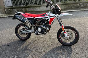 FANTIC MOTARD 125 4 TEMPI