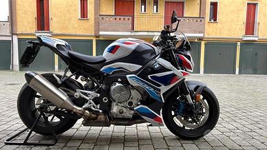 BMW M1000R
