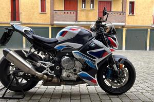 BMW M1000R