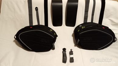 Borse laterali semirigide GIVI per scooter/moto