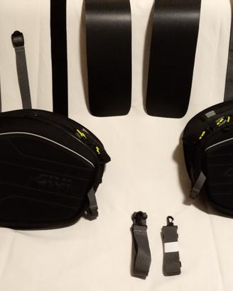 Borse laterali semirigide GIVI per scooter/moto