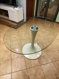 Tavolo ovale in vetro