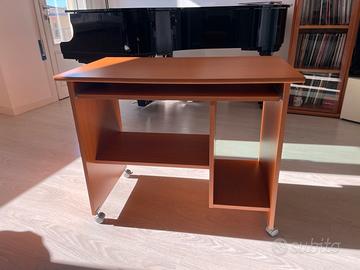 Scrivania per computer fisso legno