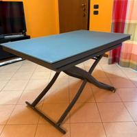 Tavolo in vetro da sala