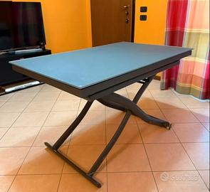 Tavolo in vetro da sala