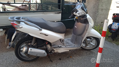 Scooter Peugeot LXR 125