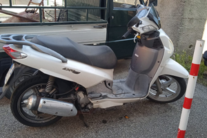 Scooter Peugeot LXR 125