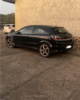 Opel astra gtc ricambi o intera