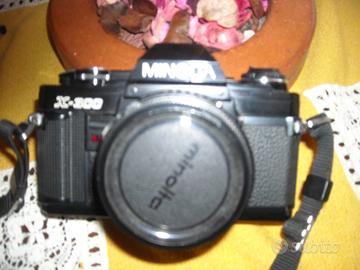 Macchina fotografica Minolta X300 con accessori: